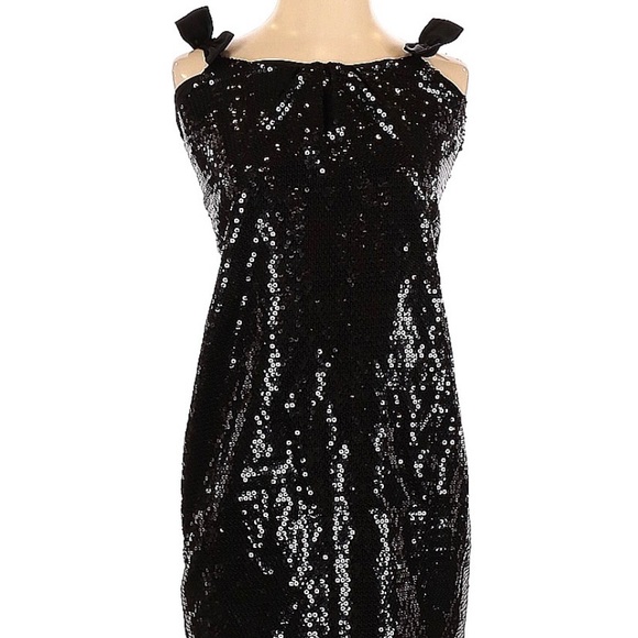 Poleci Dresses & Skirts - POLECI size 4 black sequined cocktail dress with bows in excellent condition